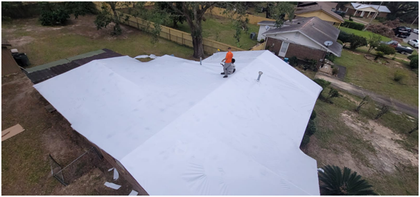 6 Reasons To Partner With Professionals For Your Roof Shrink Wrapping 